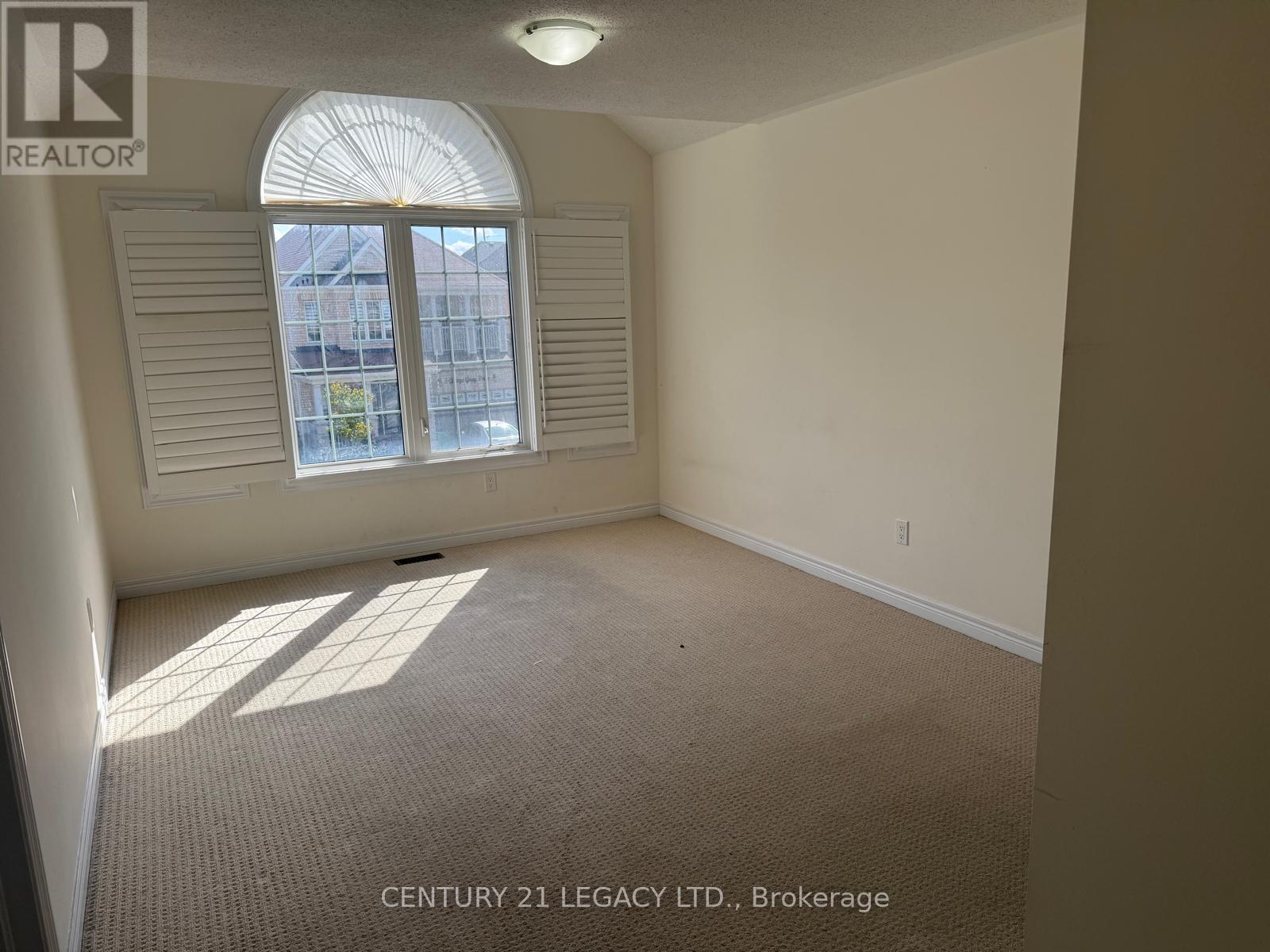 8 George Gray Drive, Brampton, Ontario  L6R 4A3 - Photo 7 - W12458245