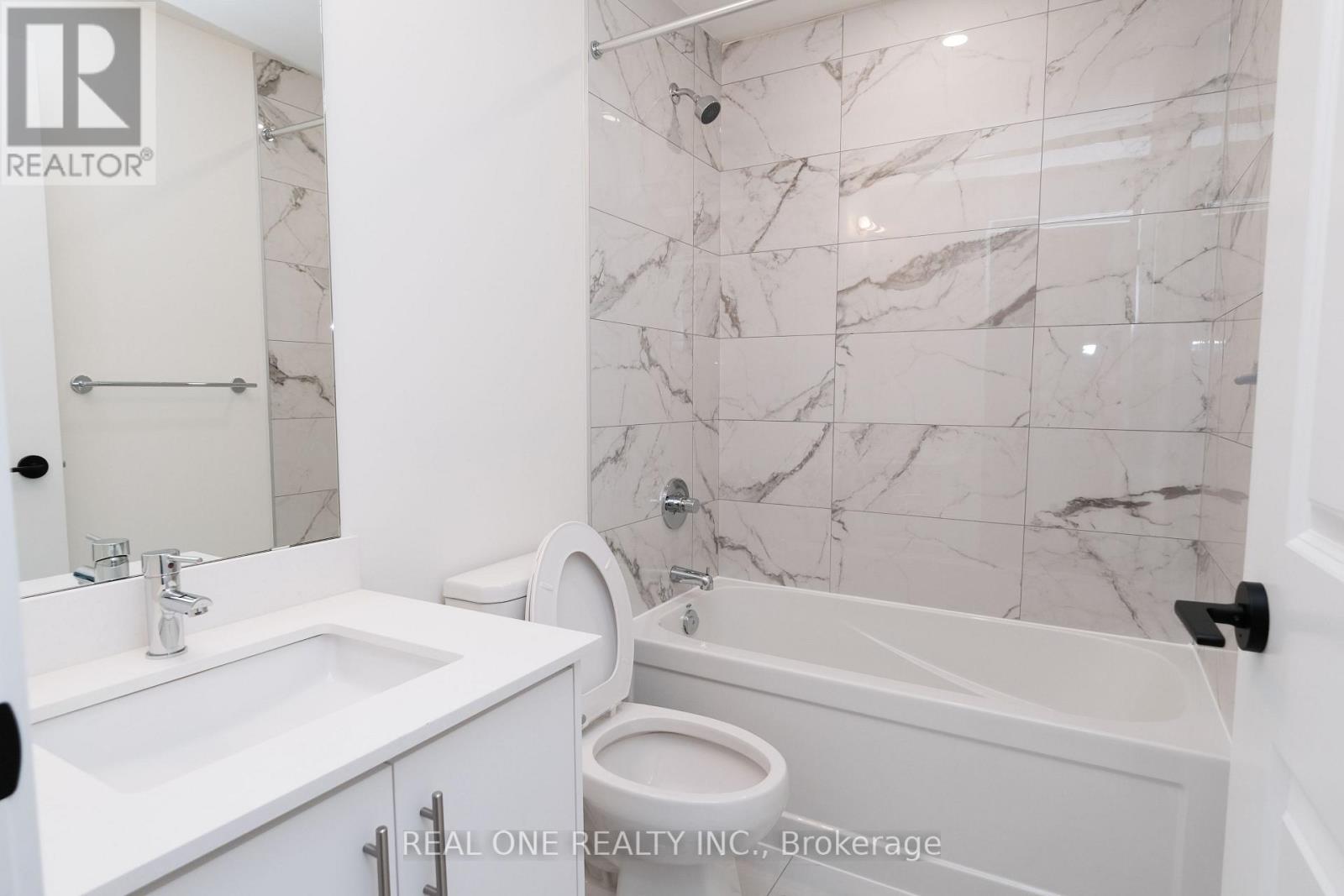 1302 - 335 Wheat Boom Drive, Oakville, Ontario  L6H 7C2 - Photo 5 - W12458259