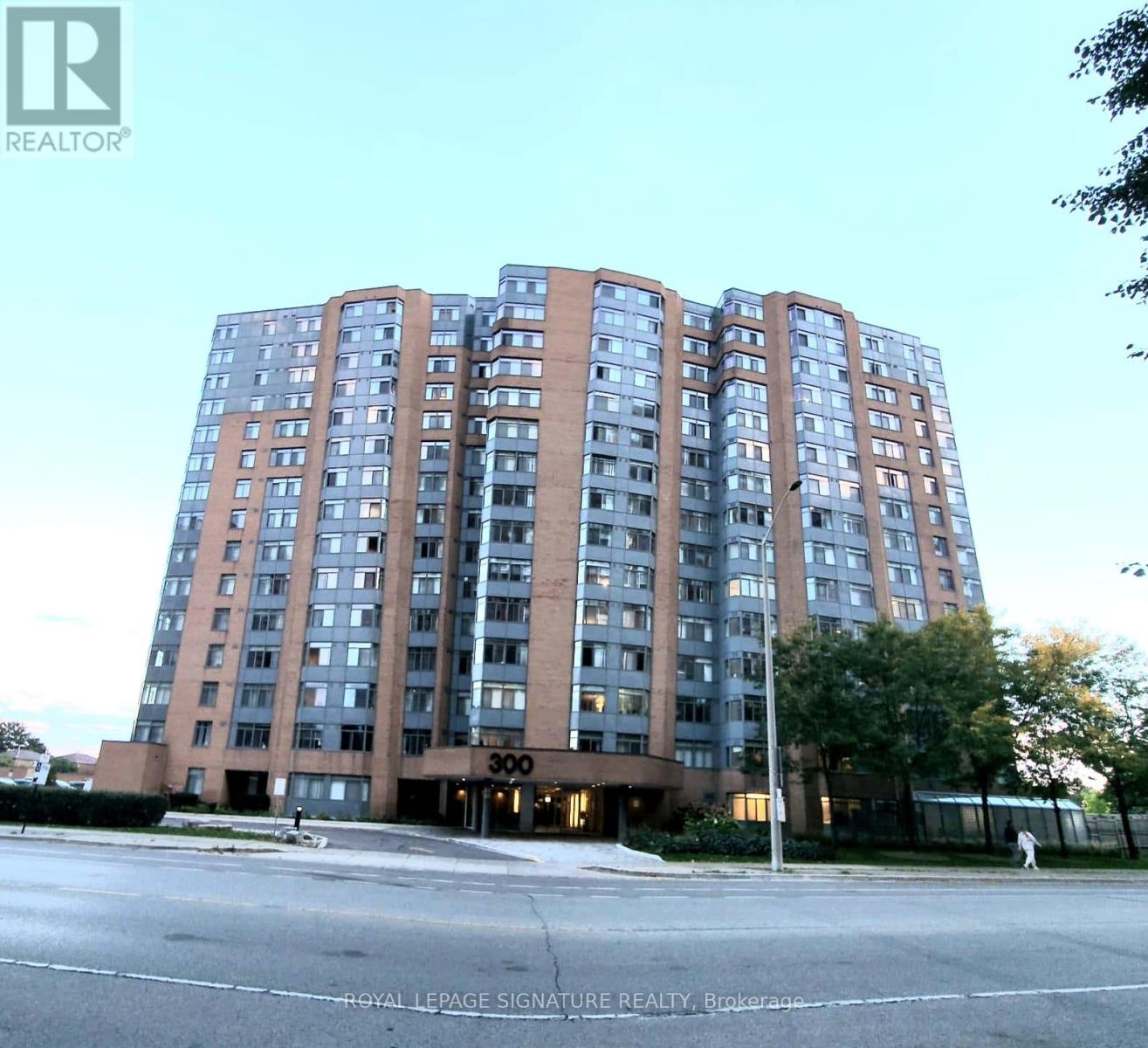 300 WEBB DRIVE, Mississauga, Ontario