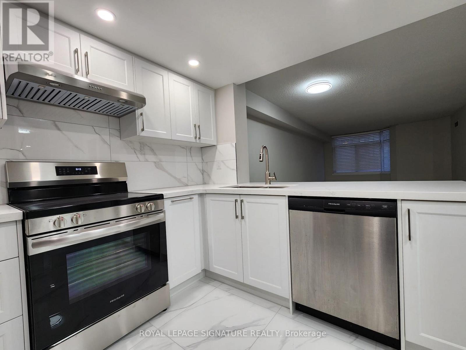 300 Webb Drive, Mississauga, Ontario  L5B 3W3 - Photo 4 - W12458260
