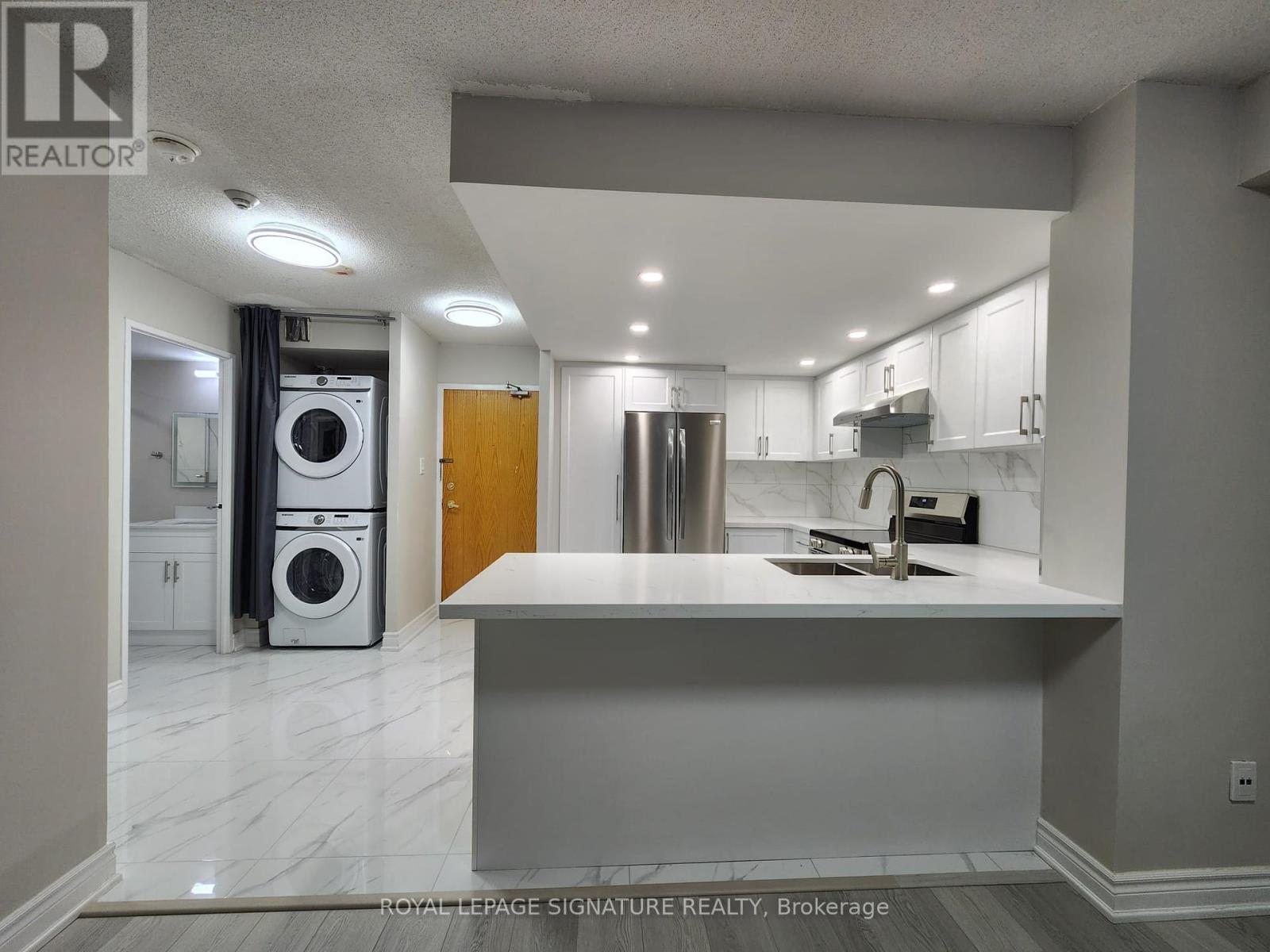 300 Webb Drive, Mississauga, Ontario  L5B 3W3 - Photo 6 - W12458260