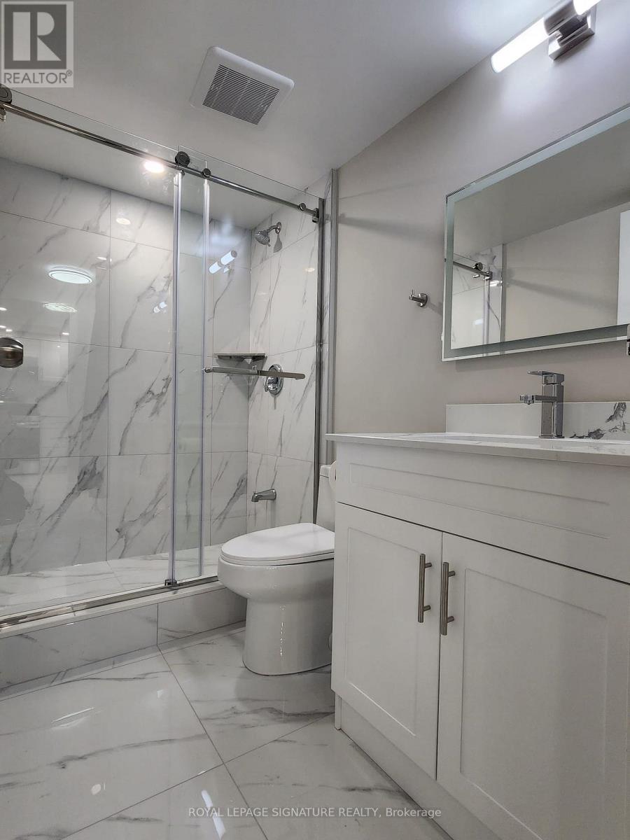 300 Webb Drive, Mississauga, Ontario  L5B 3W3 - Photo 8 - W12458260