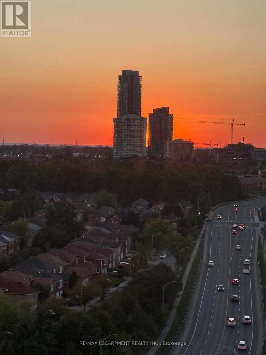 1810 - 135 HILLCREST AVENUE, Mississauga, Ontario