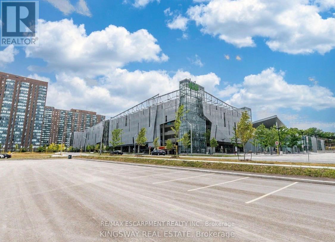 1810 - 135 Hillcrest Avenue, Mississauga, Ontario  L5B 4B1 - Photo 12 - W12458278