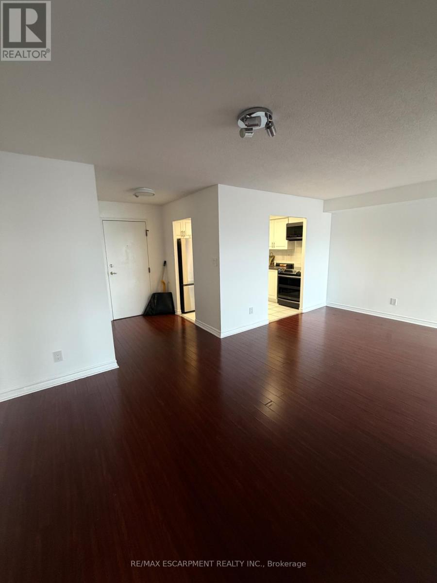 1810 - 135 Hillcrest Avenue, Mississauga, Ontario  L5B 4B1 - Photo 2 - W12458278