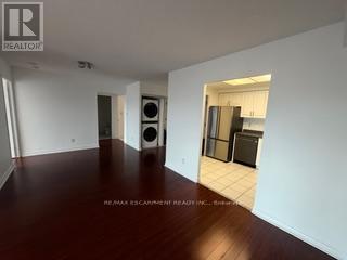 1810 - 135 Hillcrest Avenue, Mississauga, Ontario  L5B 4B1 - Photo 6 - W12458278