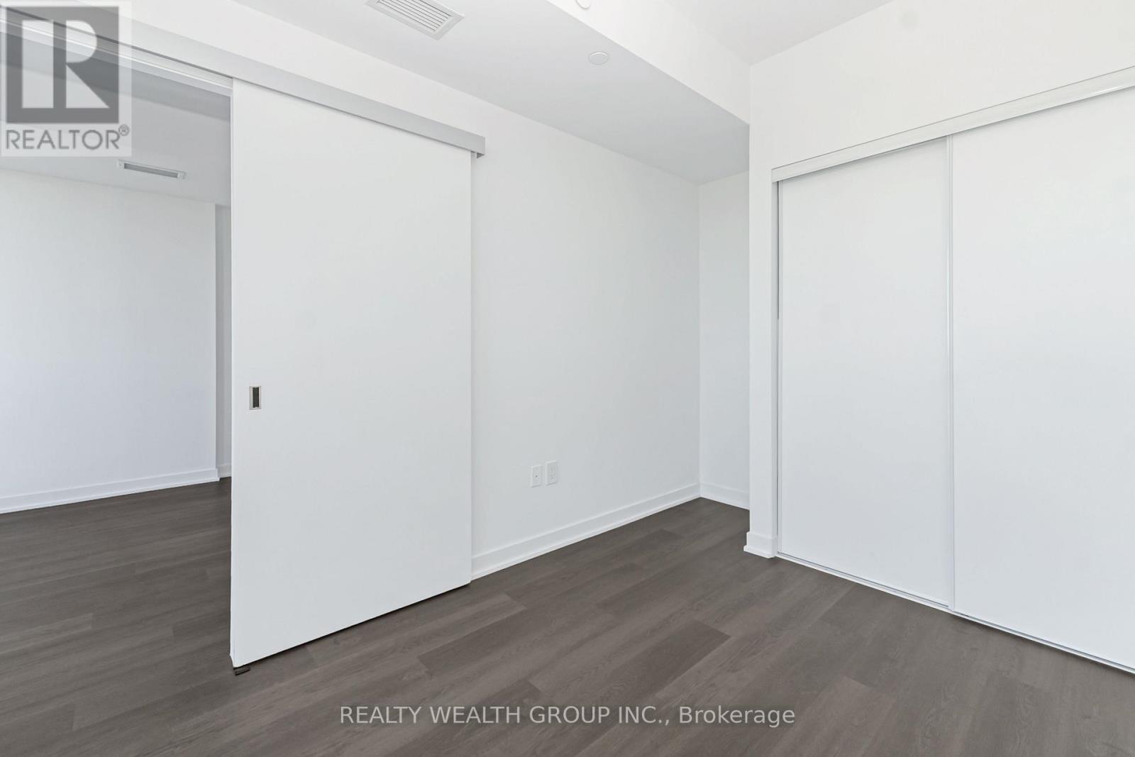 3911 - 3900 Confederation Parkway, Mississauga, Ontario  L5B 0M3 - Photo 18 - W12458283
