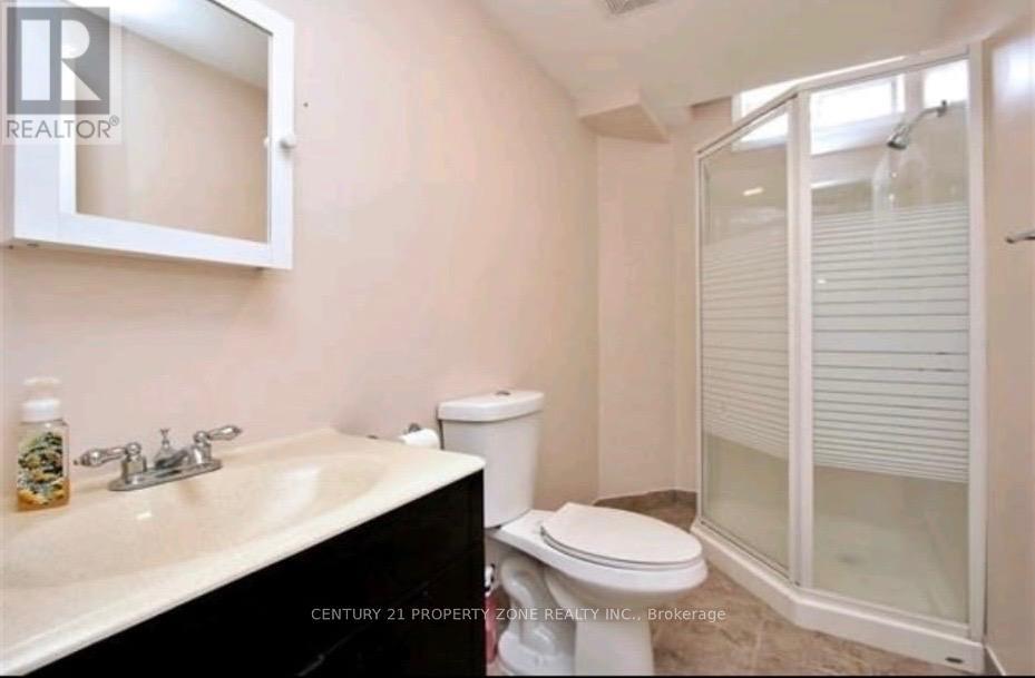 3940 Stardust Drive, Mississauga, Ontario  L5M 8A6 - Photo 10 - W12458286