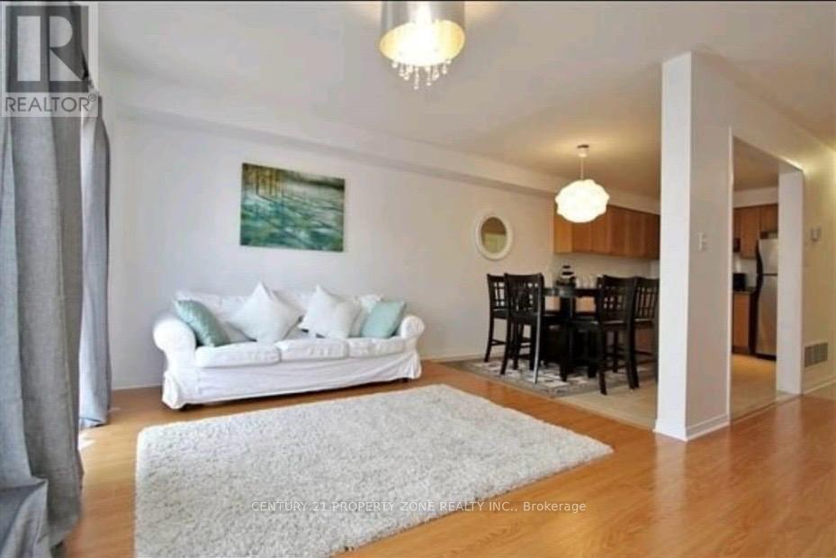 3940 Stardust Drive, Mississauga, Ontario  L5M 8A6 - Photo 2 - W12458286