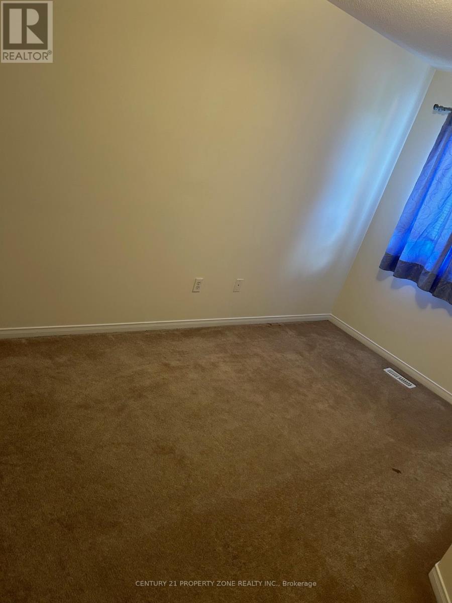 3940 Stardust Drive, Mississauga, Ontario  L5M 8A6 - Photo 9 - W12458286