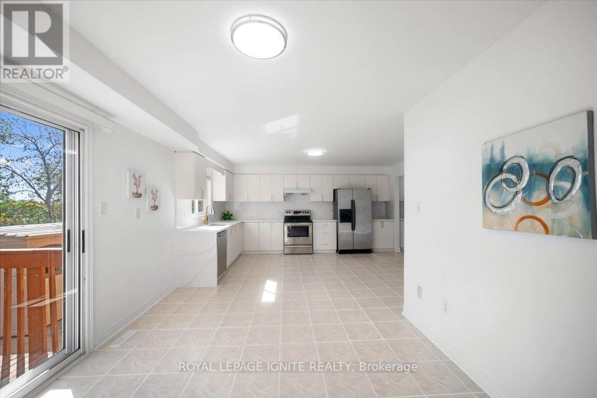 63 Eastbrook Way, Brampton, Ontario  L6P 1K6 - Photo 10 - W12458287