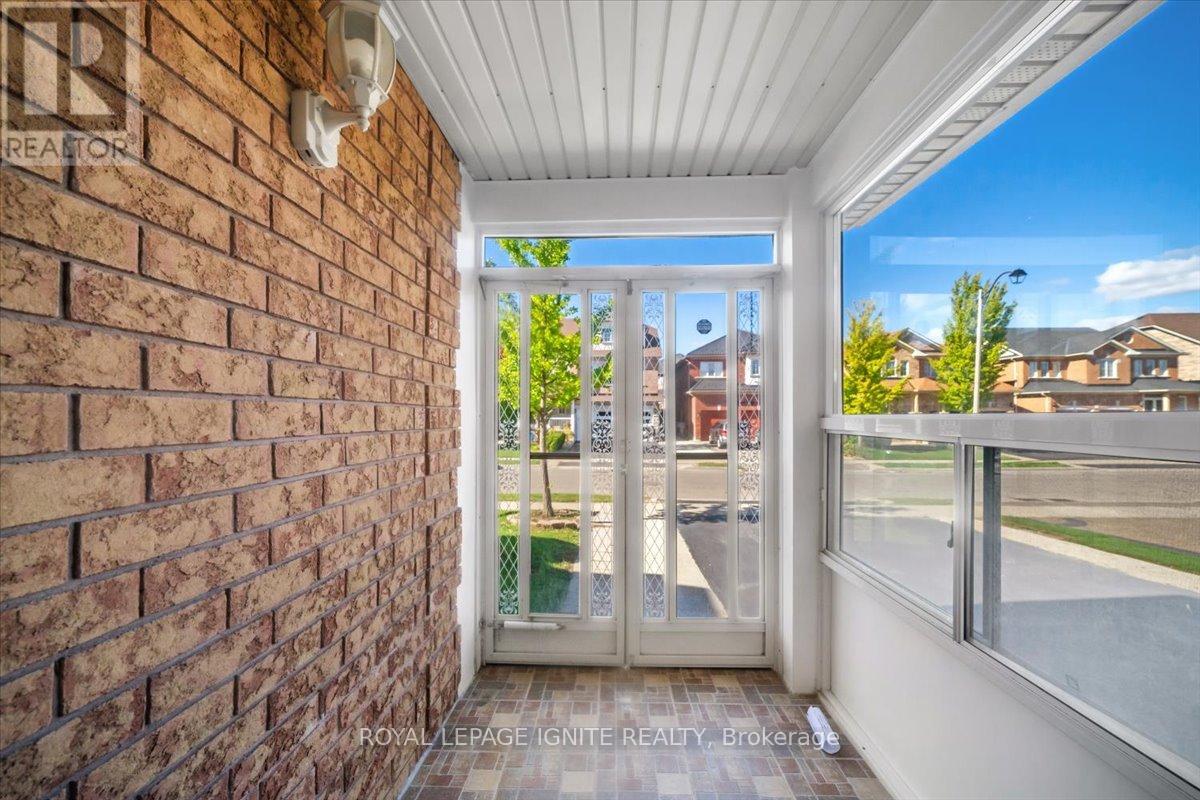63 Eastbrook Way, Brampton, Ontario  L6P 1K6 - Photo 6 - W12458287