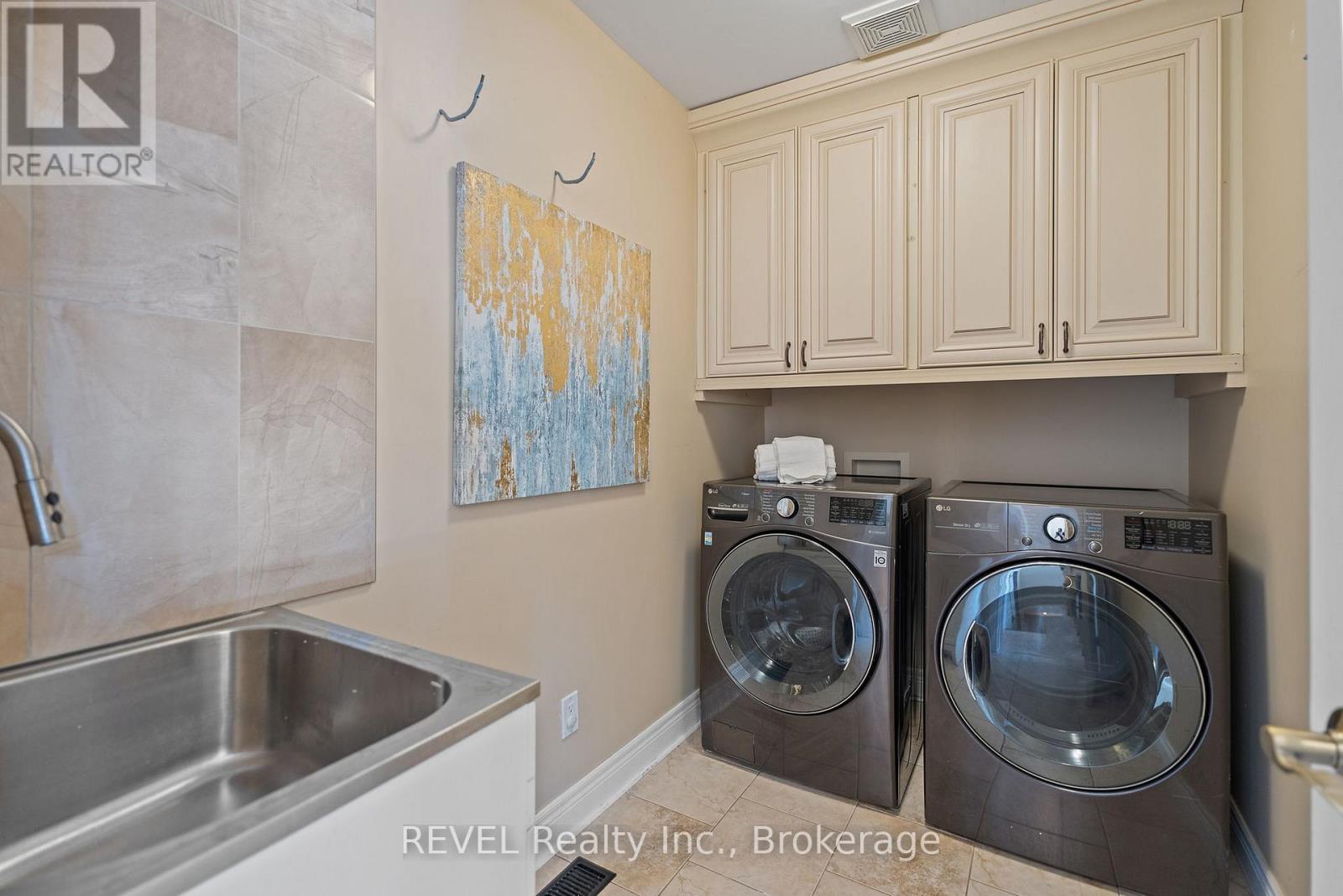 6718 Domenic Crescent, Niagara Falls, Ontario  L2J 4L5 - Photo 31 - X12458299
