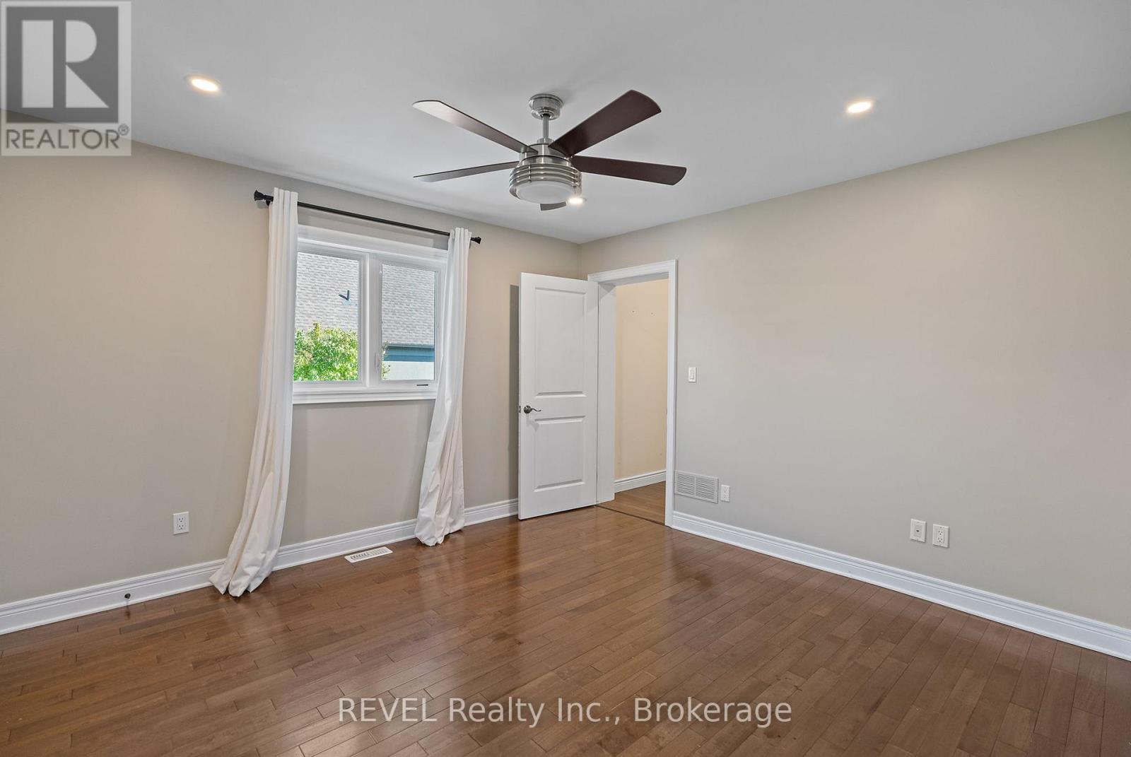 6718 Domenic Crescent, Niagara Falls, Ontario  L2J 4L5 - Photo 37 - X12458299
