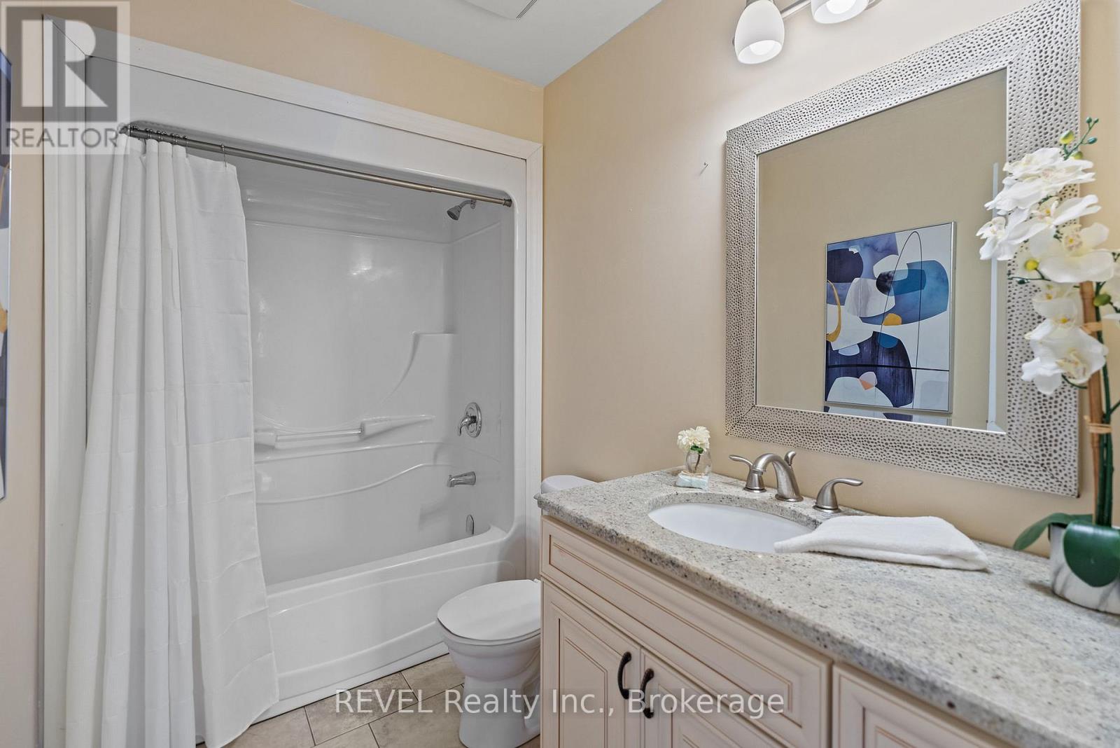 6718 Domenic Crescent, Niagara Falls, Ontario  L2J 4L5 - Photo 38 - X12458299
