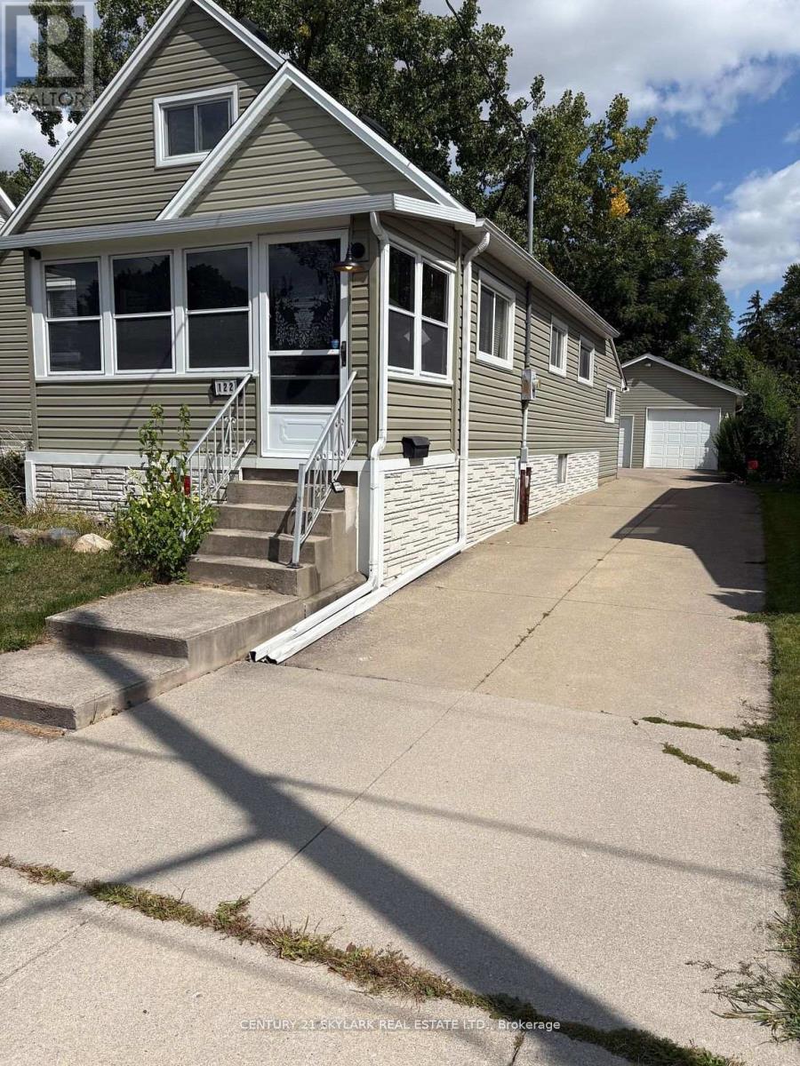 122 BOULLEE STREET, London East, Ontario