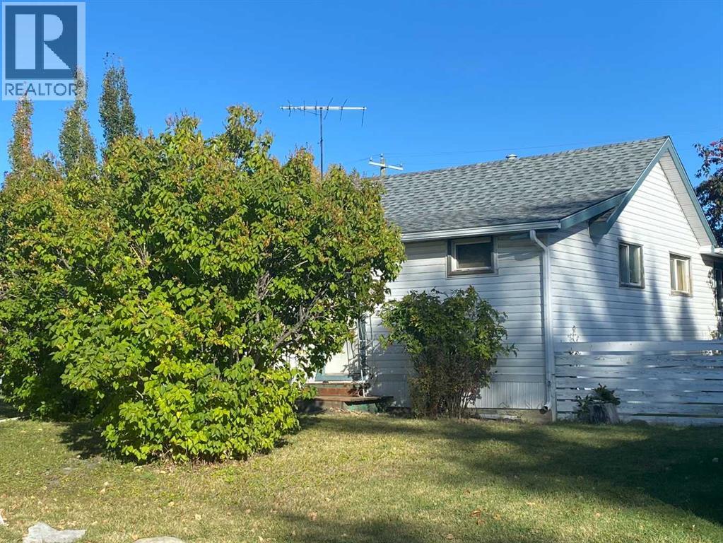 313 & 315 Twin Cities Drive, Longview, Alberta  T0L 1H0 - Photo 3 - A2212165