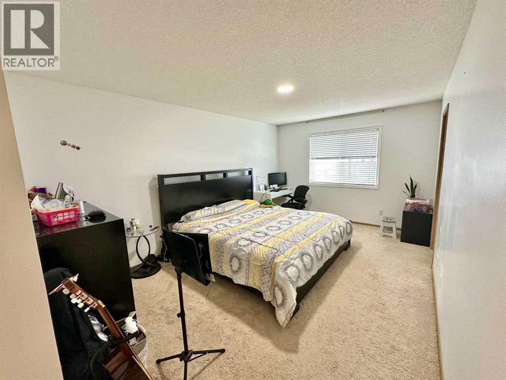92 Somerset Drive Sw, Calgary, Alberta  T2Y 3C3 - Photo 10 - A2263183