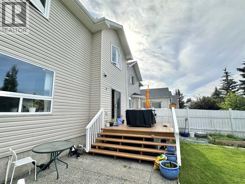 92 Somerset Drive Sw, Calgary, Alberta  T2Y 3C3 - Photo 6 - A2263183