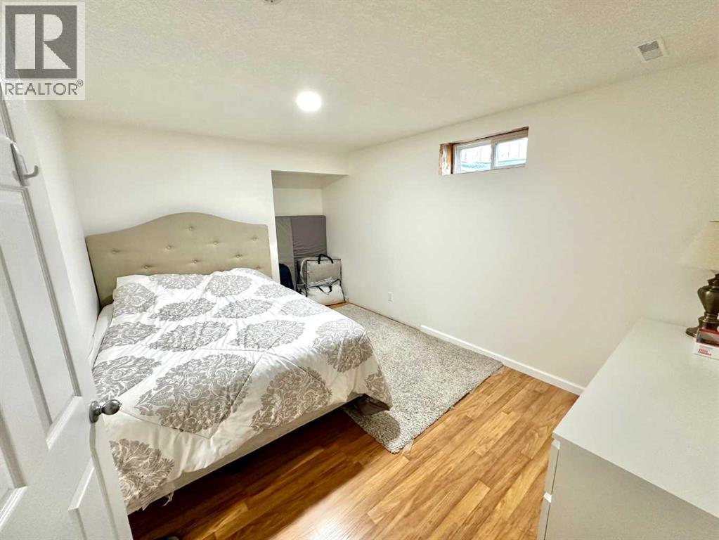 92 Somerset Drive Sw, Calgary, Alberta  T2Y 3C3 - Photo 13 - A2263183