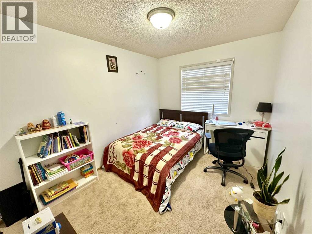 92 Somerset Drive Sw, Calgary, Alberta  T2Y 3C3 - Photo 8 - A2263183