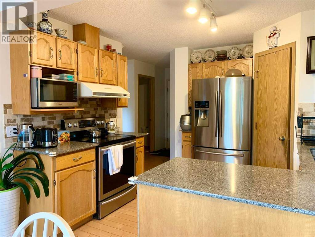 92 Somerset Drive Sw, Calgary, Alberta  T2Y 3C3 - Photo 17 - A2263183