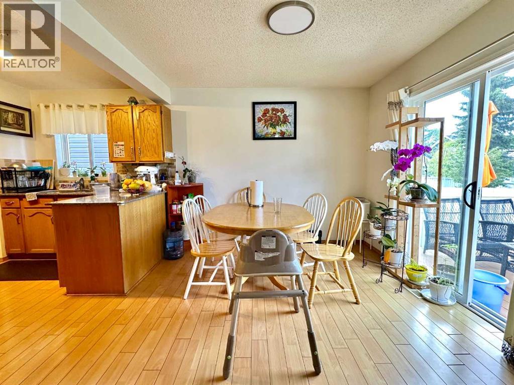 92 Somerset Drive Sw, Calgary, Alberta  T2Y 3C3 - Photo 4 - A2263183