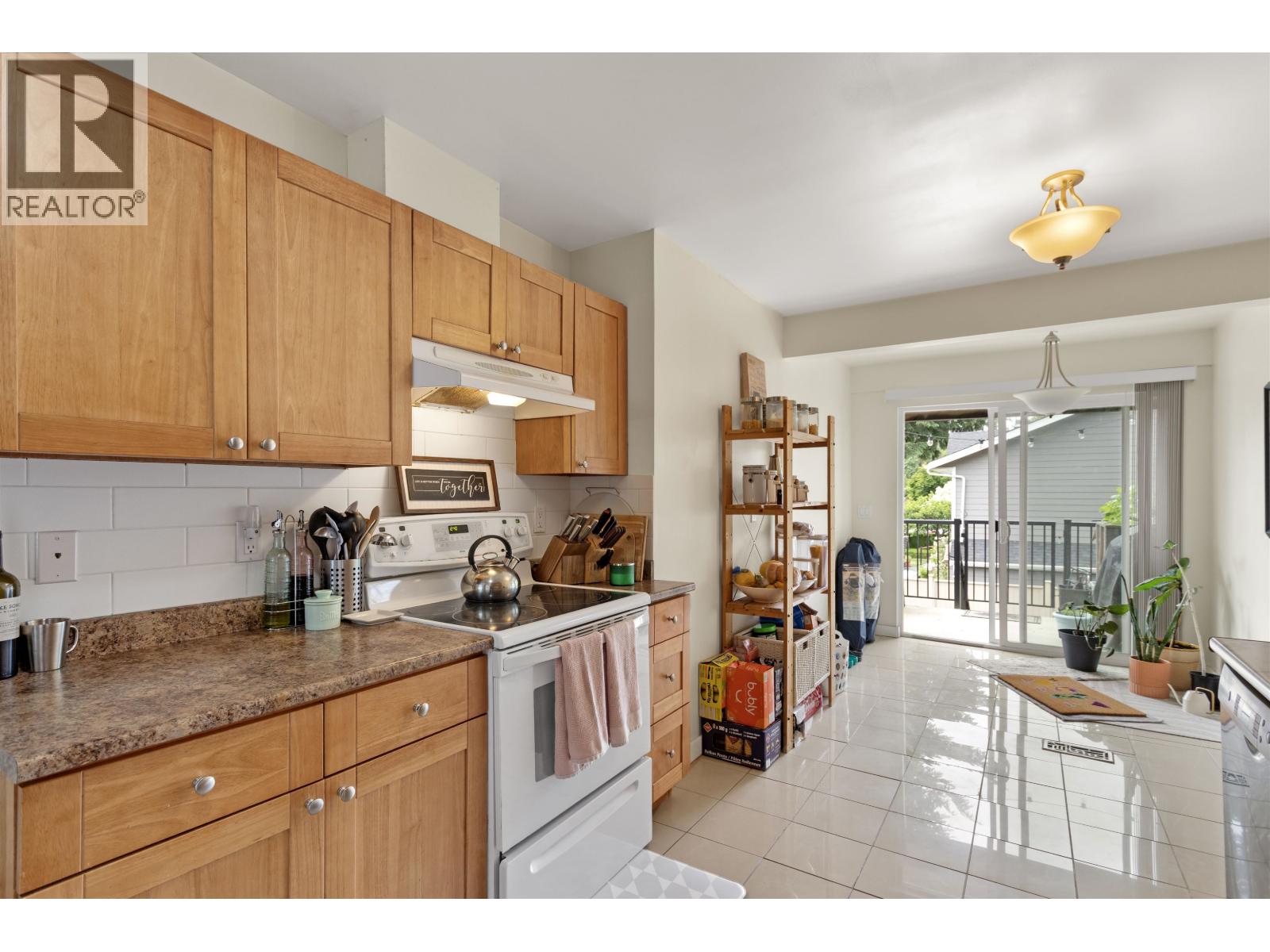 3421-3423 Edinburgh Street, Port Coquitlam, British Columbia  V3B 4K4 - Photo 11 - R3057631
