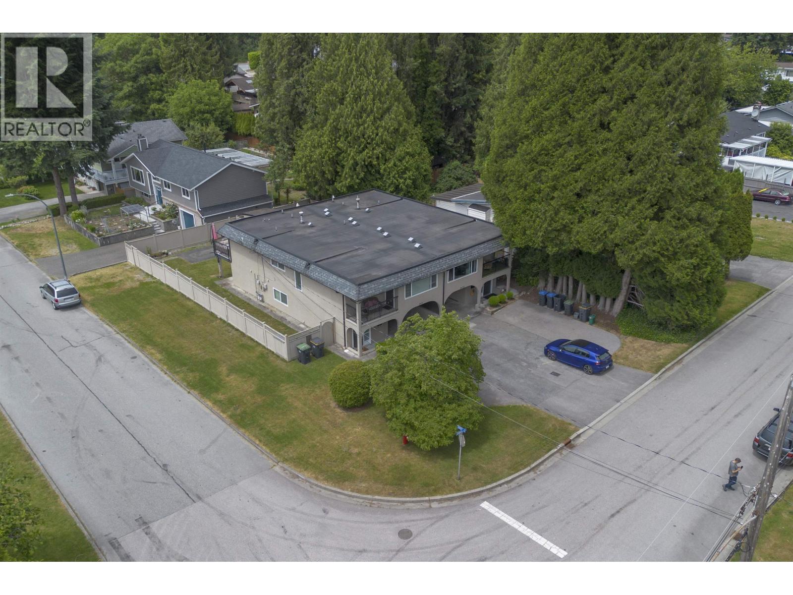 3421-3423 Edinburgh Street, Port Coquitlam, British Columbia  V3B 4K4 - Photo 2 - R3057631