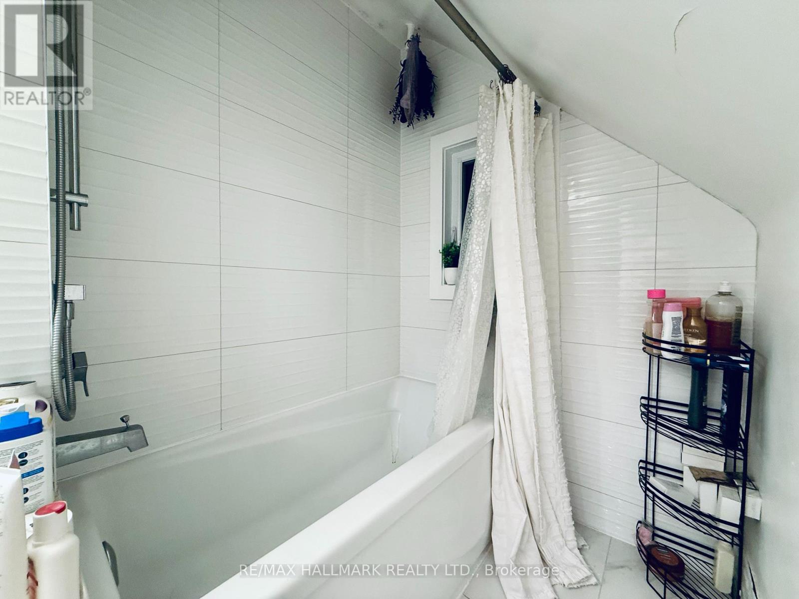 3rd Fl - 193 Heath Street W, Toronto, Ontario  M4V 1V3 - Photo 14 - C12458302