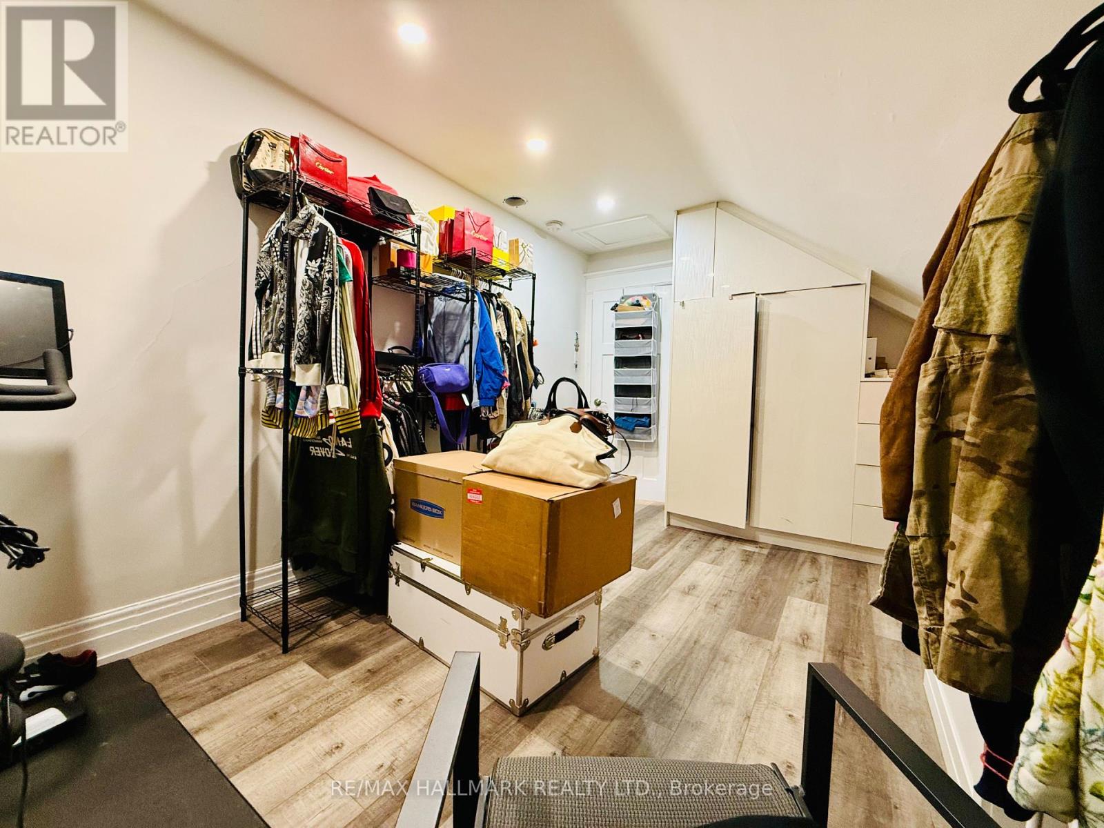 3rd Fl - 193 Heath Street W, Toronto, Ontario  M4V 1V3 - Photo 17 - C12458302