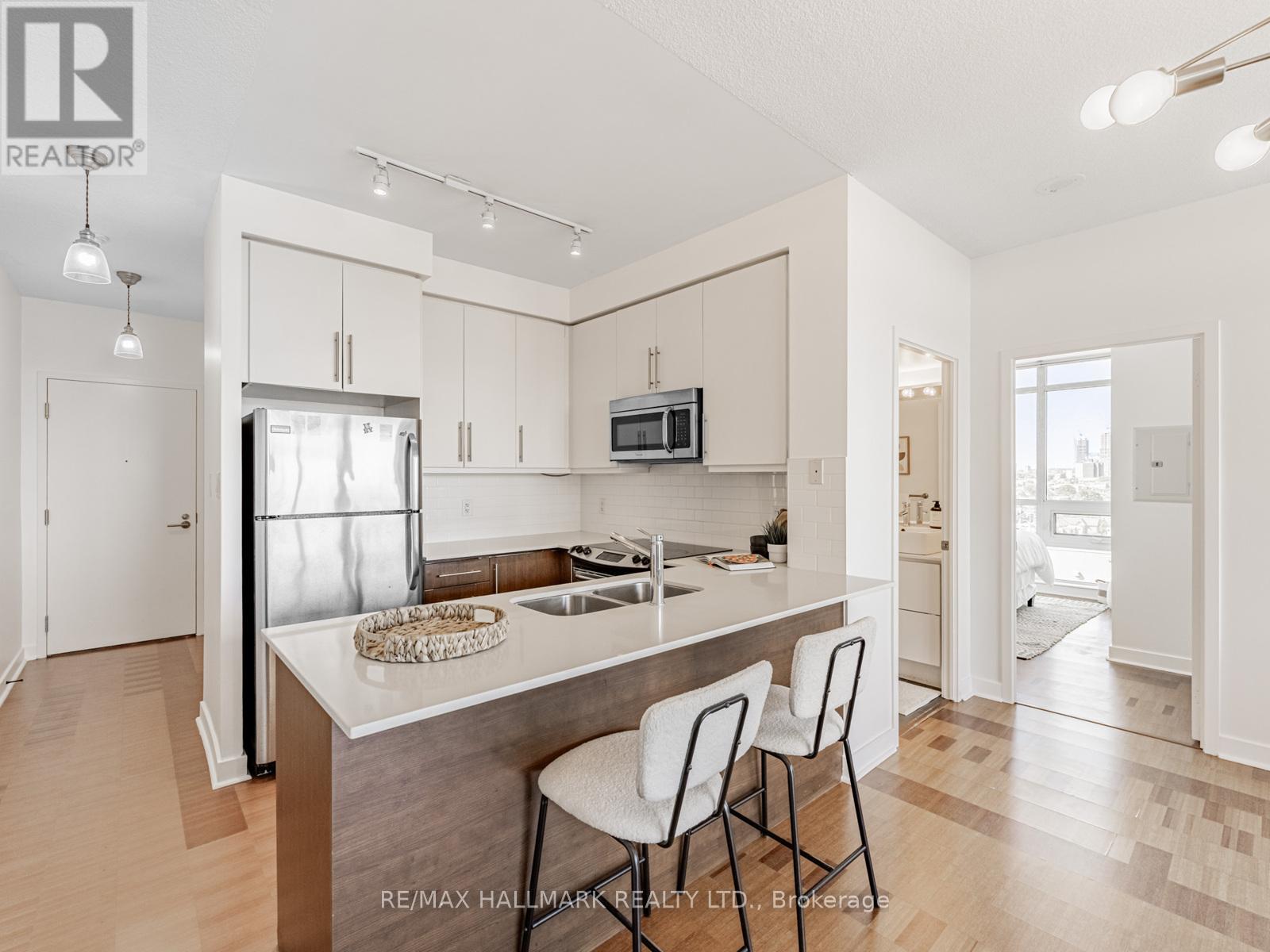 1104 - 1171 Queen Street W, Toronto (Little Portugal), Ontario  M6J 0A5 - Photo 2 - C12458304
