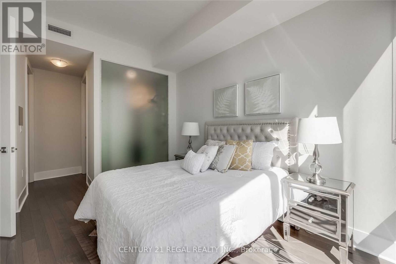 29 Queens Quay E, Toronto, Ontario  M5E 0A4 - Photo 16 - C12458308