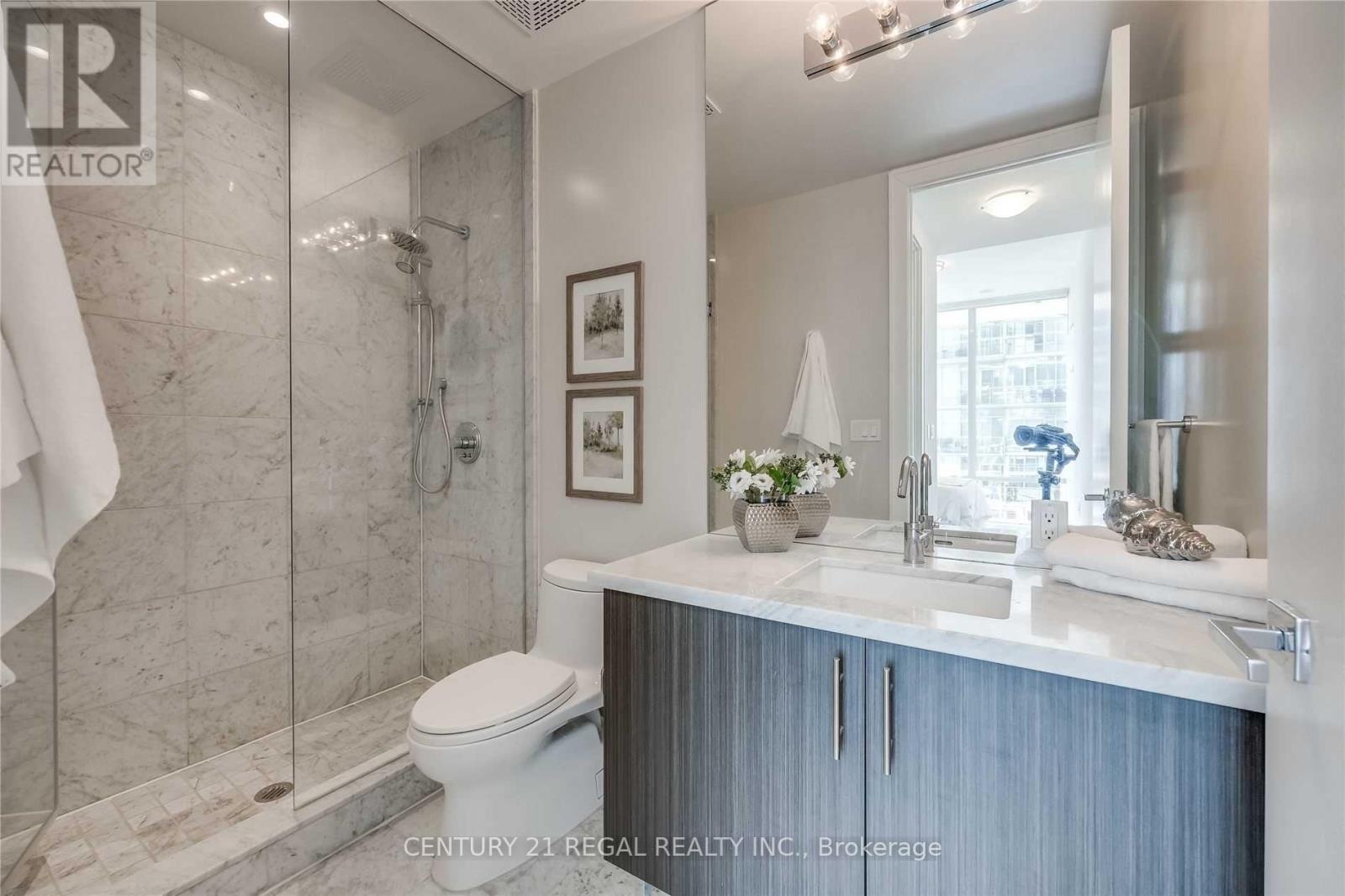 29 Queens Quay E, Toronto, Ontario  M5E 0A4 - Photo 22 - C12458308