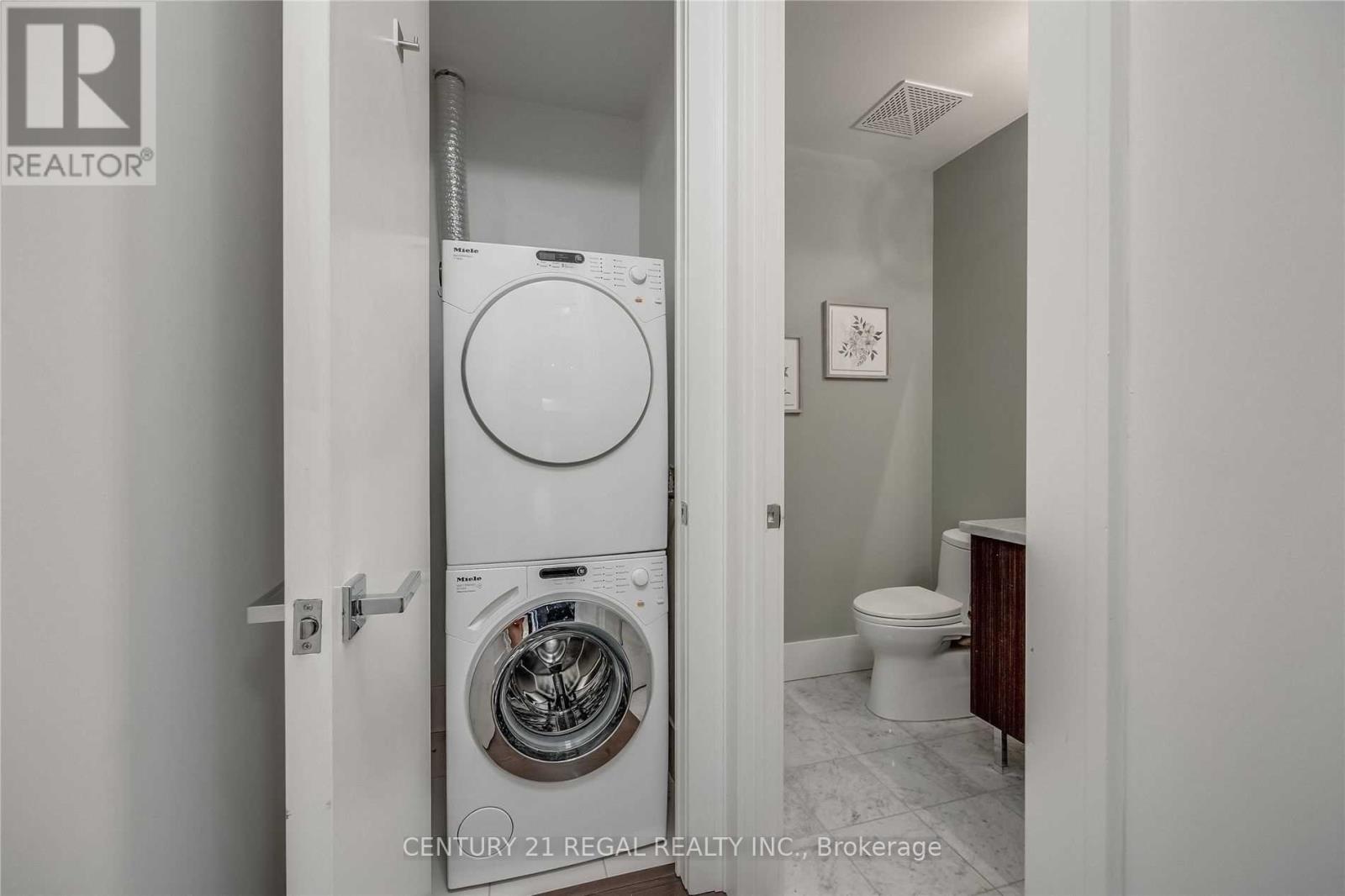 29 Queens Quay E, Toronto, Ontario  M5E 0A4 - Photo 23 - C12458308
