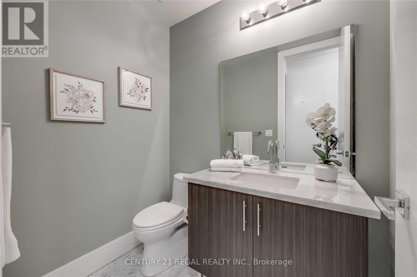 29 Queens Quay E, Toronto, Ontario  M5E 0A4 - Photo 24 - C12458308