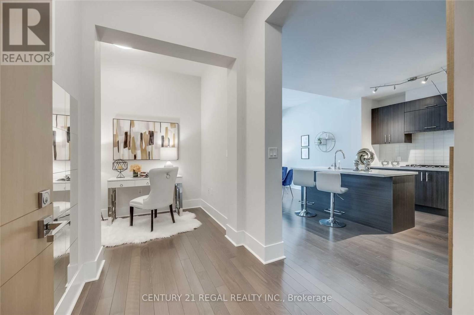 29 Queens Quay E, Toronto, Ontario  M5E 0A4 - Photo 4 - C12458308