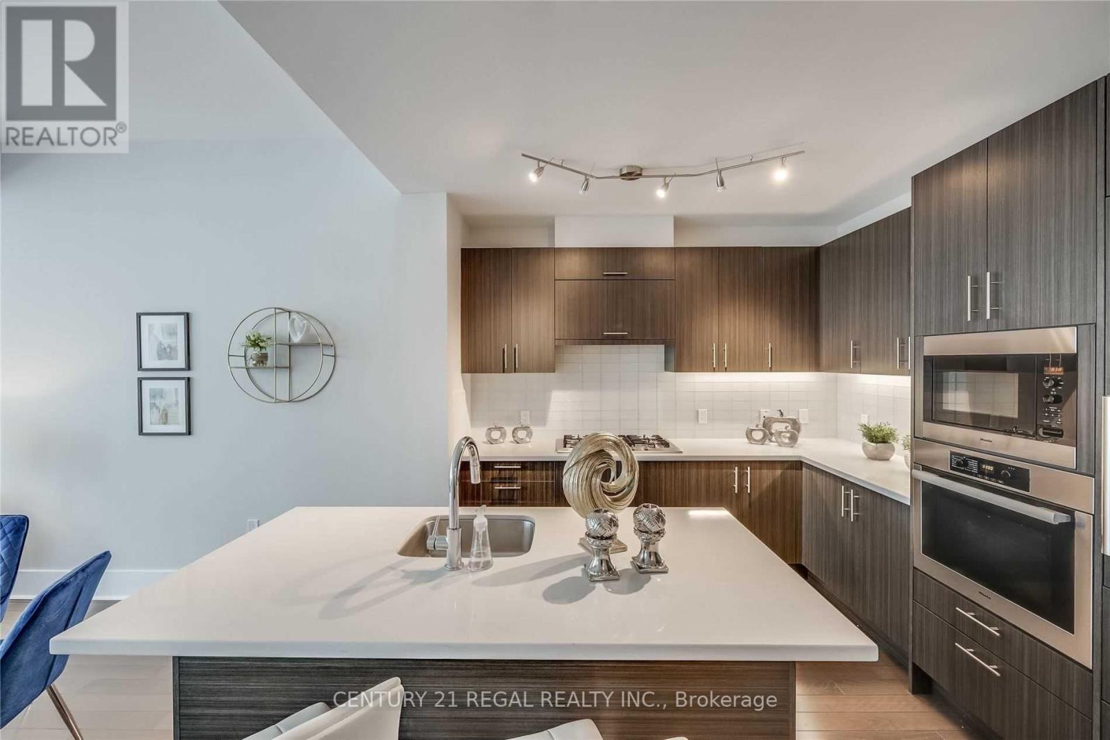 29 Queens Quay E, Toronto, Ontario  M5E 0A4 - Photo 7 - C12458308