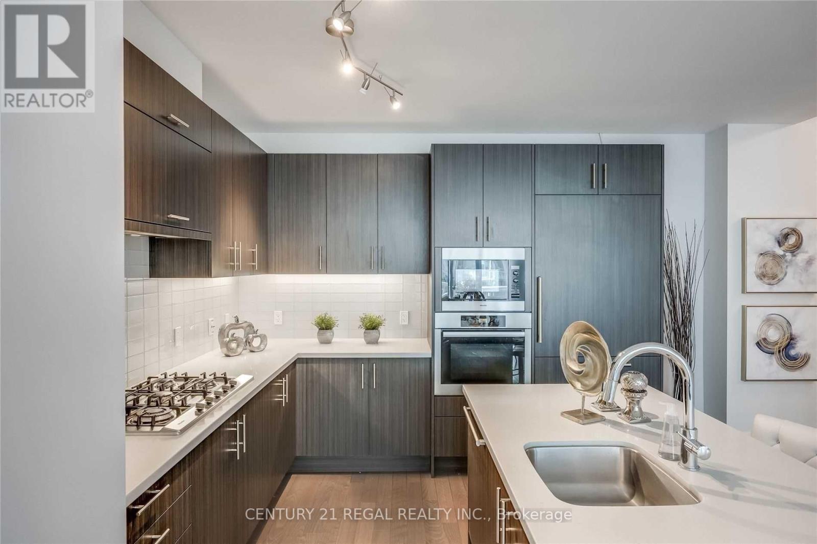 29 Queens Quay E, Toronto, Ontario  M5E 0A4 - Photo 8 - C12458308