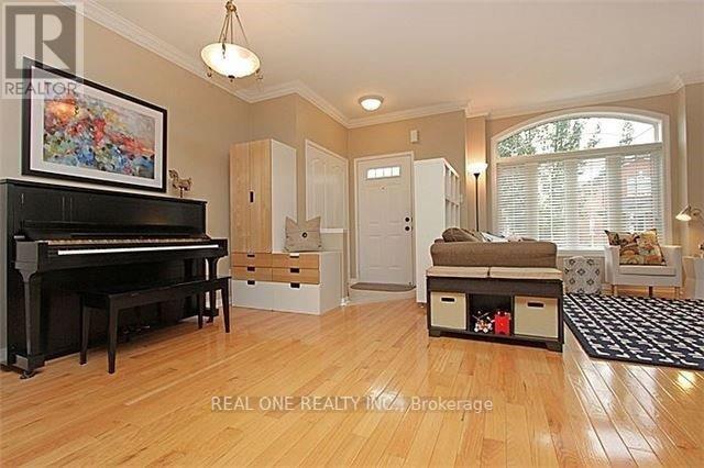 78 Bassett Avenue, Richmond Hill, Ontario  L4B 4G1 - Photo 2 - N12458294
