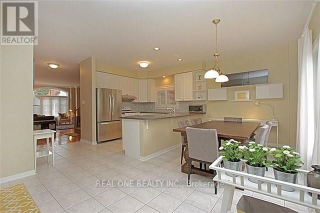 78 Bassett Avenue, Richmond Hill, Ontario  L4B 4G1 - Photo 4 - N12458294