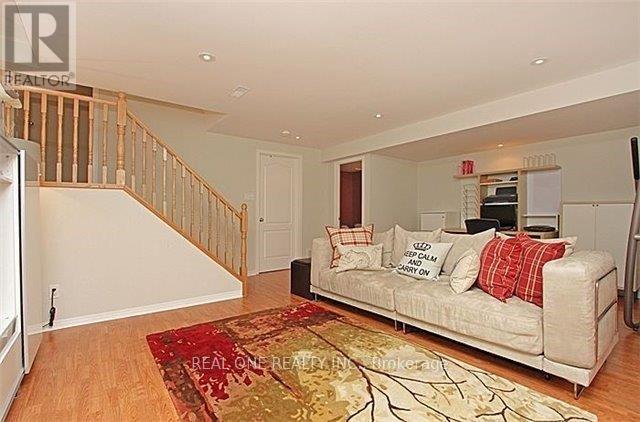 78 Bassett Avenue, Richmond Hill, Ontario  L4B 4G1 - Photo 8 - N12458294