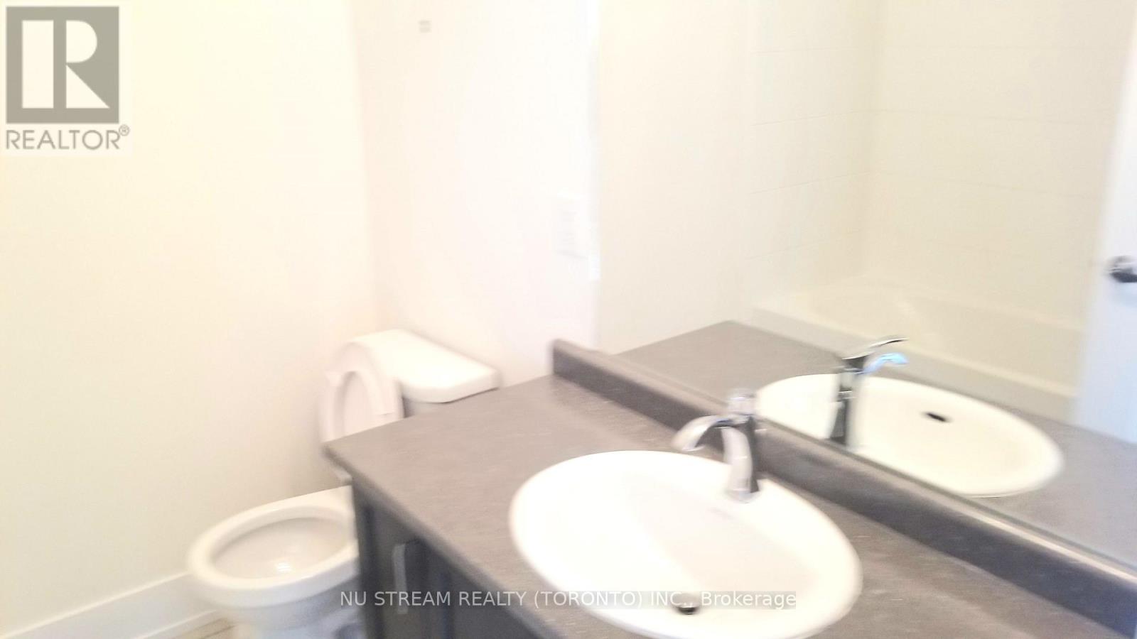 48 Crestridge Drive, Vaughan, Ontario  L4J 0K1 - Photo 6 - N12458295