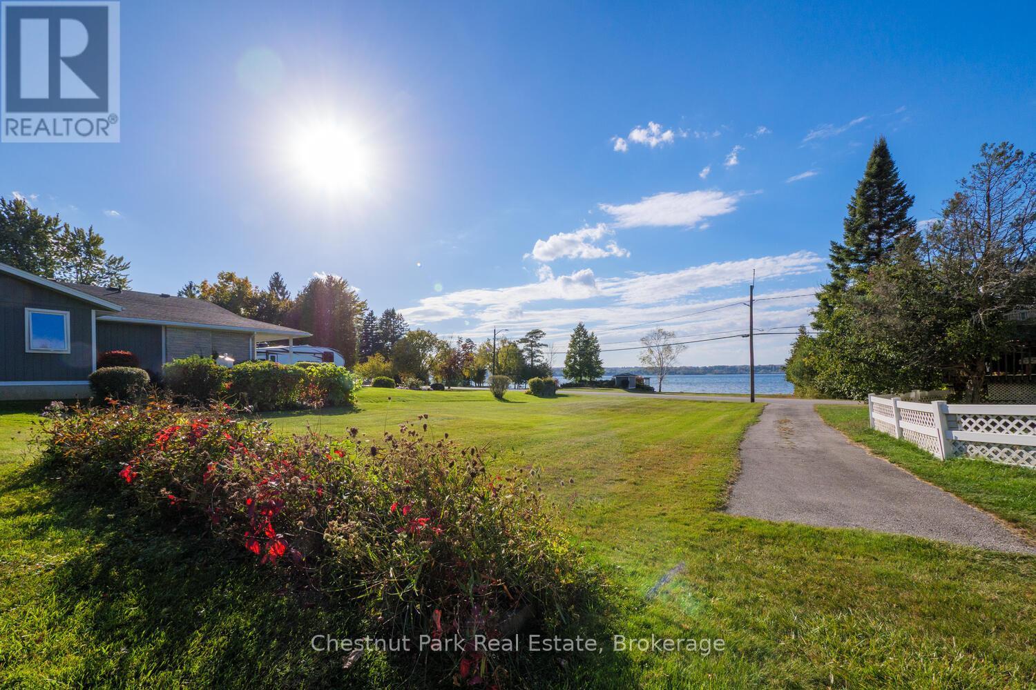 3573 East Bayshore Road, Owen Sound, Ontario  N4K 5N3 - Photo 11 - X12458358