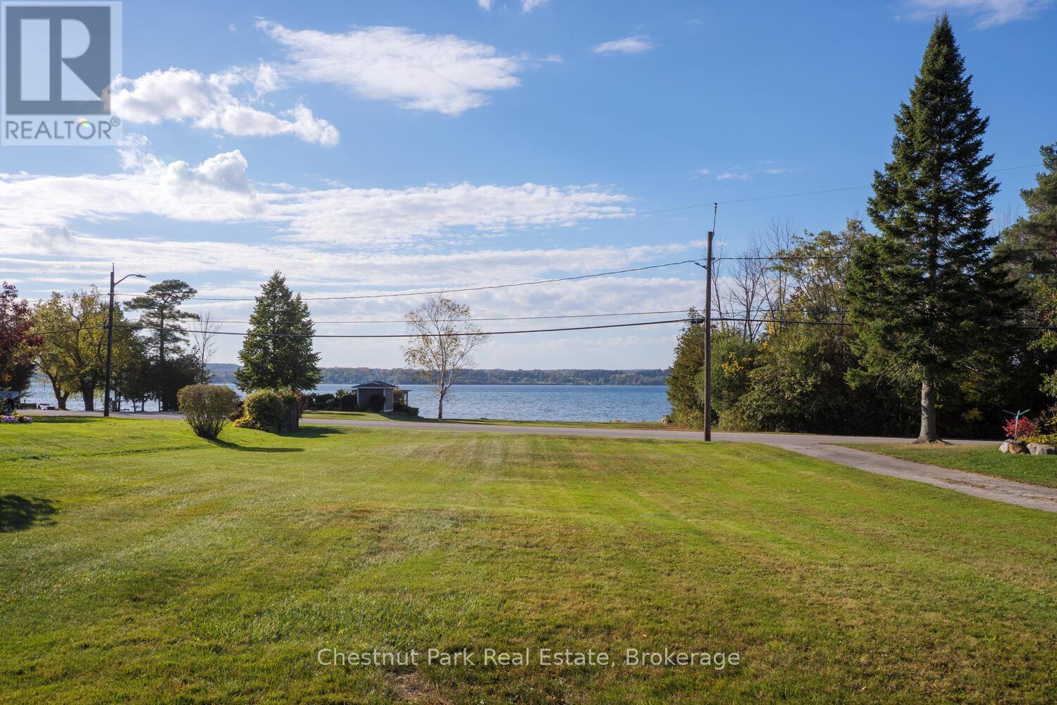 3573 East Bayshore Road, Owen Sound, Ontario  N4K 5N3 - Photo 12 - X12458358