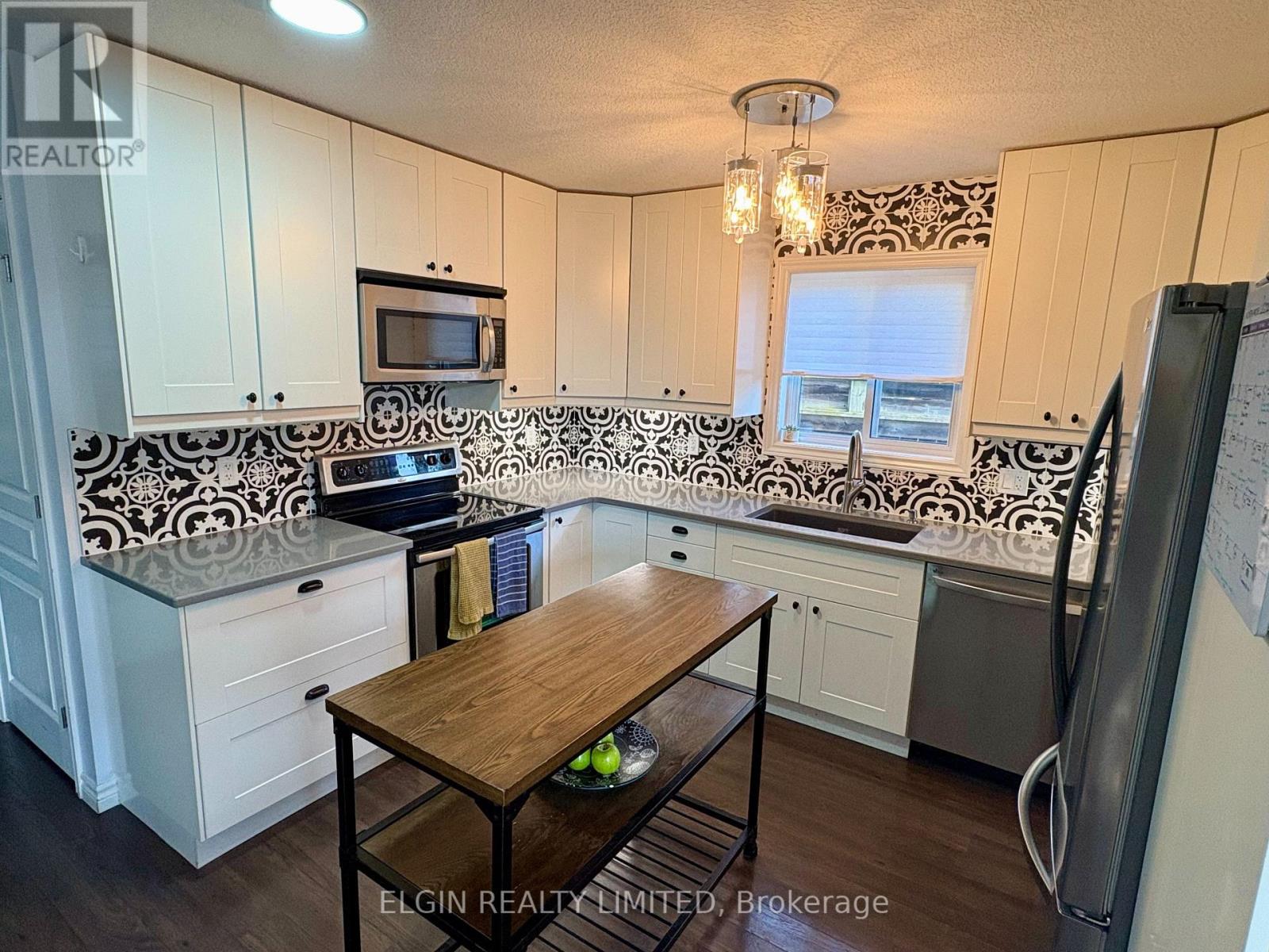 10 Ambleside Drive, St. Thomas, Ontario  N5P 0A9 - Photo 7 - X12458331