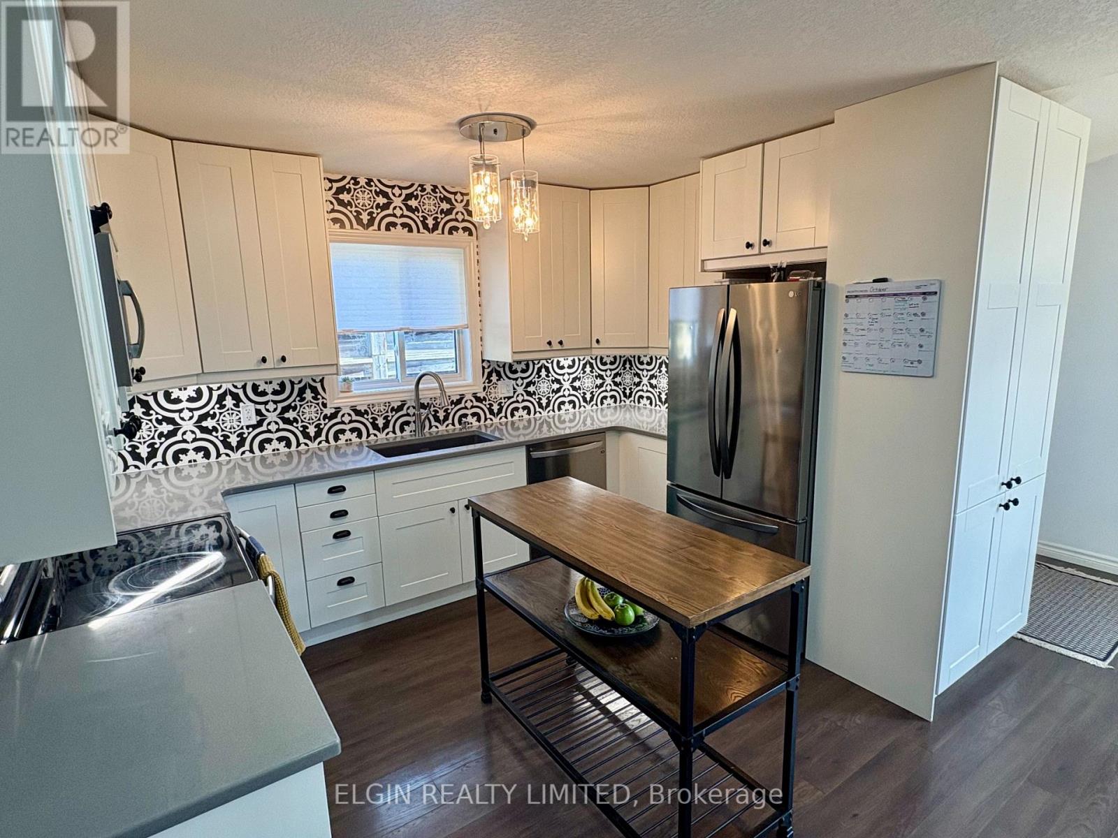 10 Ambleside Drive, St. Thomas, Ontario  N5P 0A9 - Photo 9 - X12458331