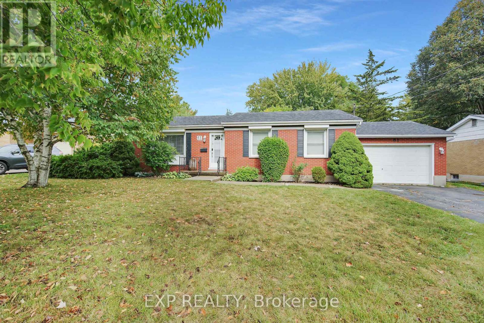 61 LARKSPUR CRESCENT, London North, Ontario