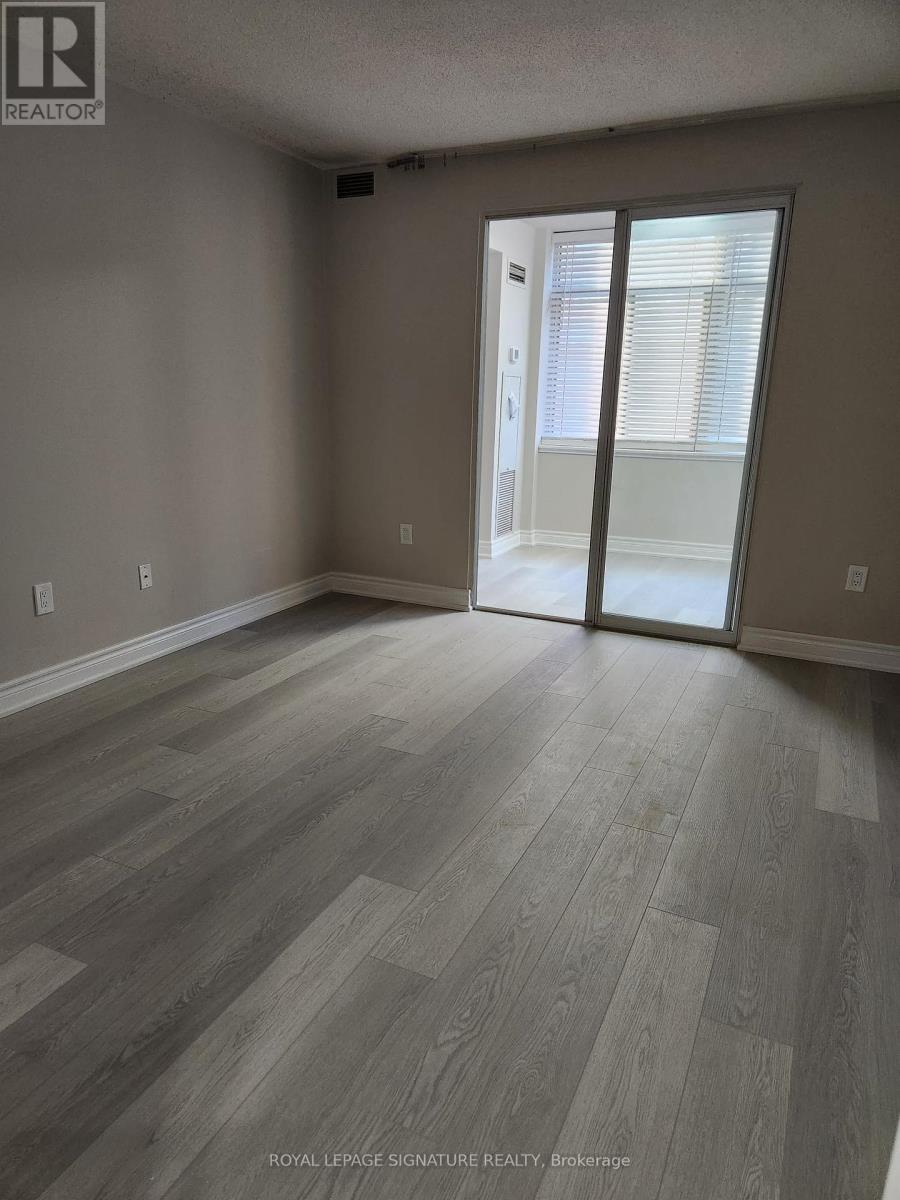 300 Webb Drive, Mississauga, Ontario  L5B 3W3 - Photo 12 - W12458260