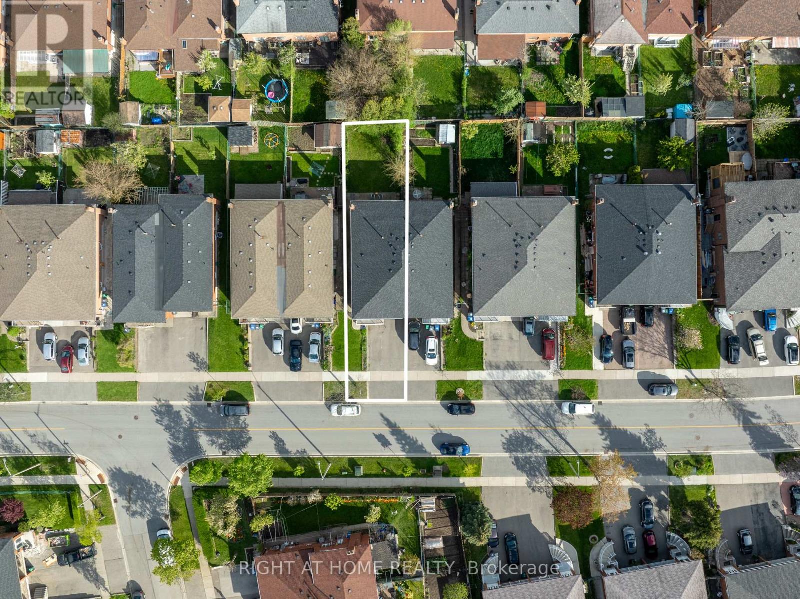 208 MEADOWS BOULEVARD, Mississauga, Ontario
